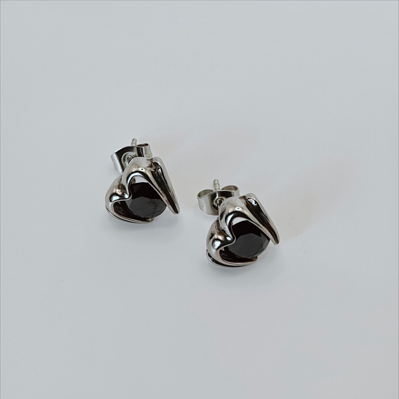Raven Claw Black Zircon Stud Earrings - Image 2