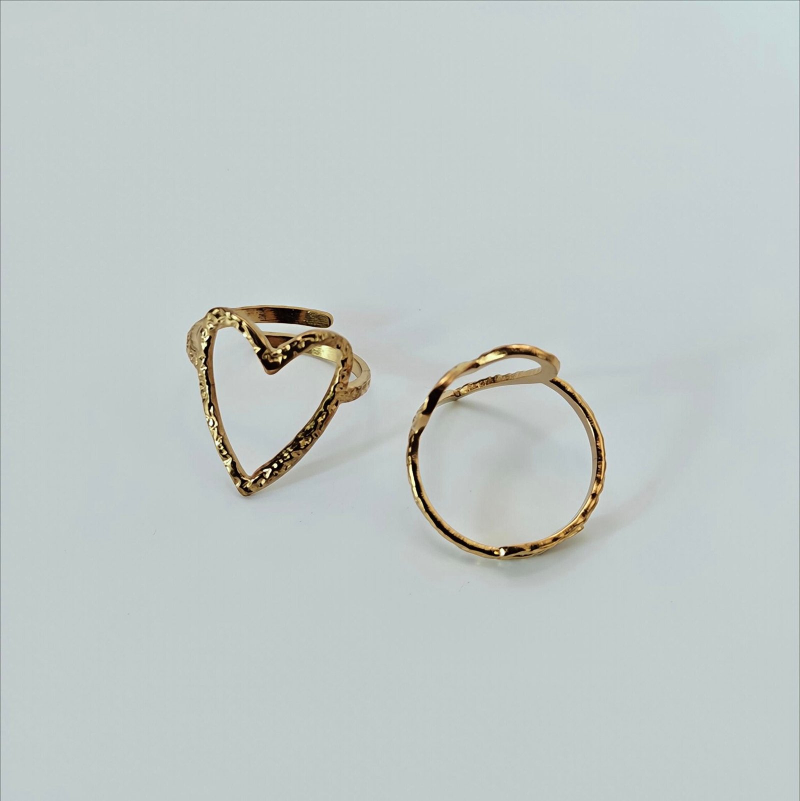 HERDISE Amore Essence gold-tone ring with oversized textured open-heart design sizes 7-10